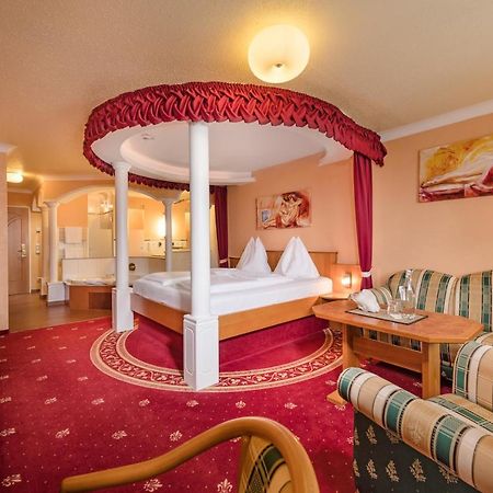 Hotel Winzer Wellness & Kuscheln Sankt Georgen im Attergau Esterno foto