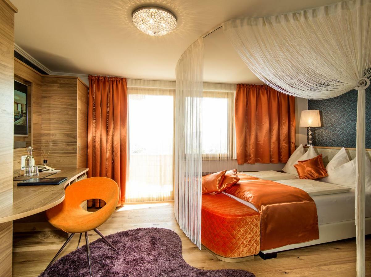 Hotel Winzer Wellness & Kuscheln Sankt Georgen im Attergau Esterno foto