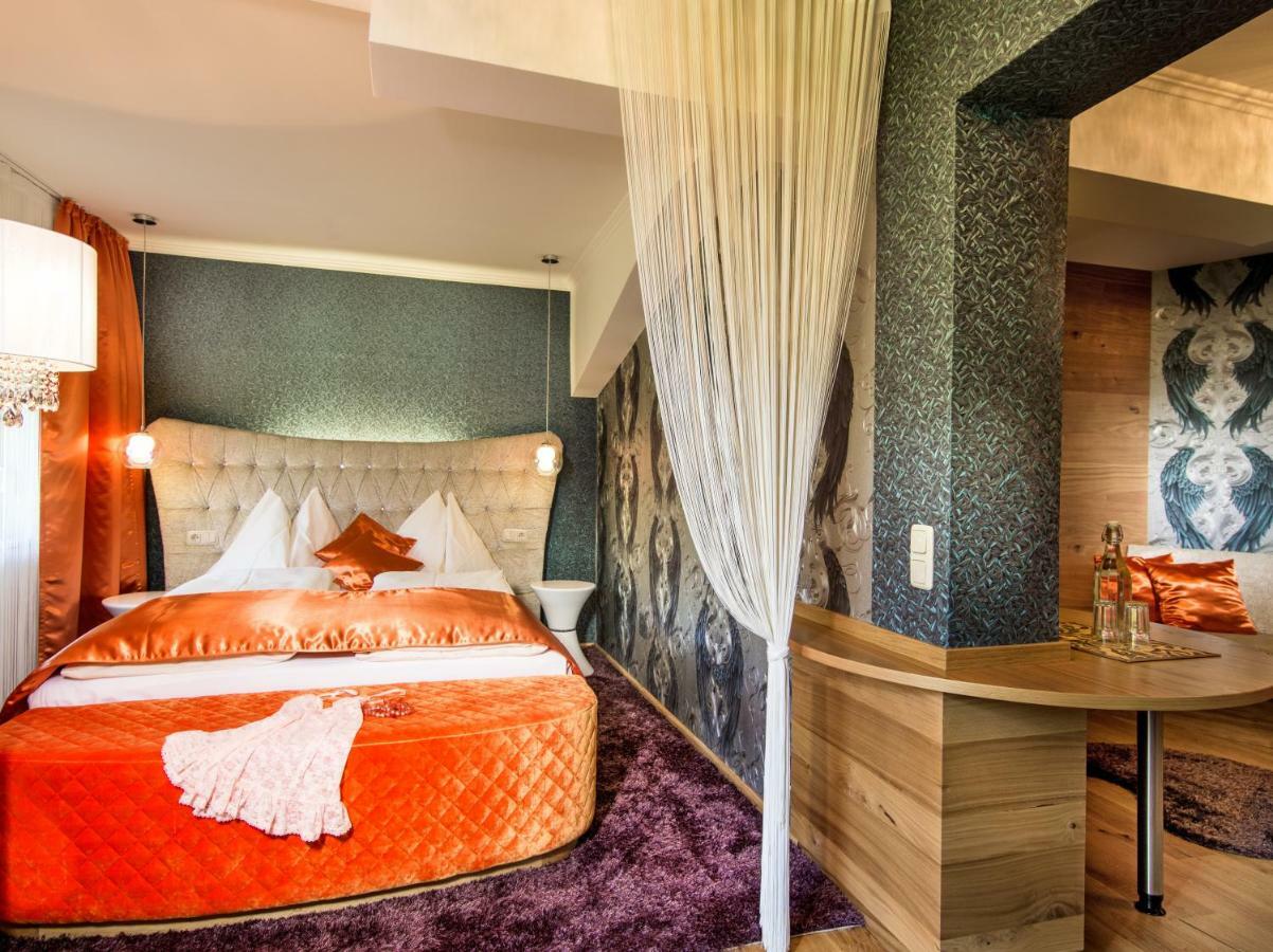 Hotel Winzer Wellness & Kuscheln Sankt Georgen im Attergau Esterno foto