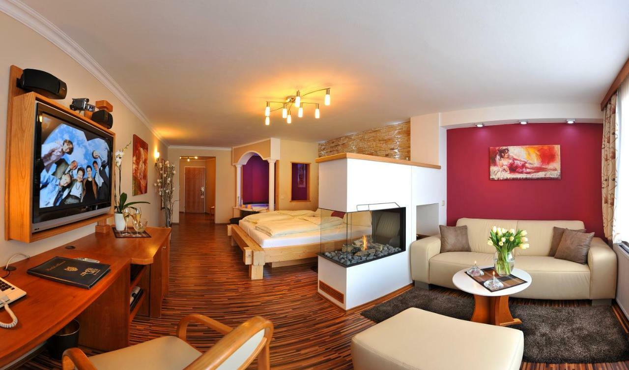 Hotel Winzer Wellness & Kuscheln Sankt Georgen im Attergau Esterno foto