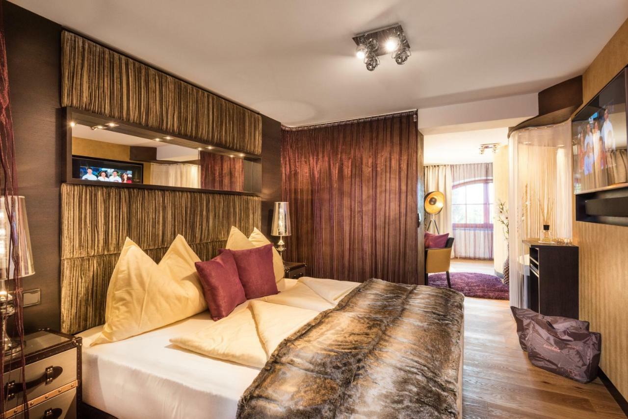 Hotel Winzer Wellness & Kuscheln Sankt Georgen im Attergau Esterno foto